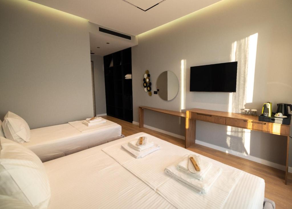 Deluxe Triple Room interior