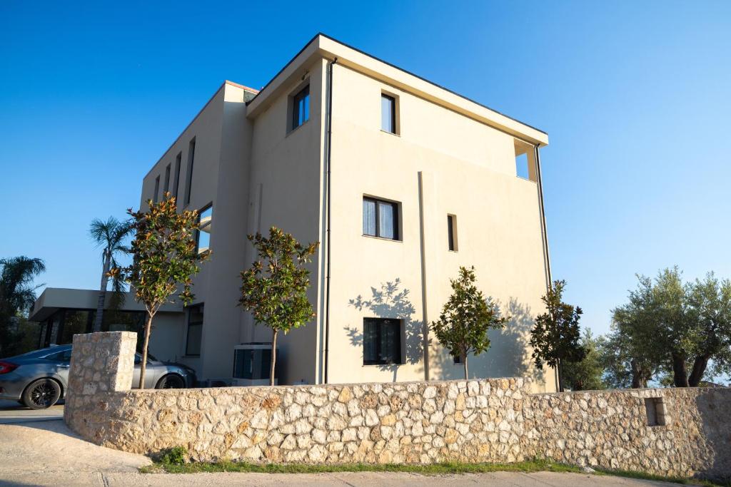 Aurum Hotel Palasë - Gallery Image 6